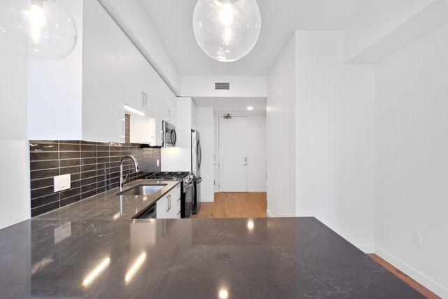 1212 Demonbreun St Apt 1012, Nashville, TN 37203