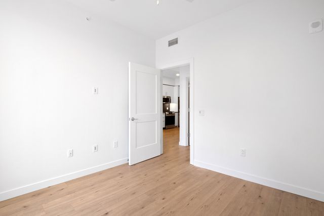 1212 Demonbreun St Apt 1012, Nashville, TN 37203