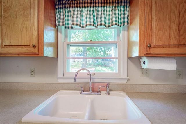 8432 Evanston Avenue, Raytown, MO 64138