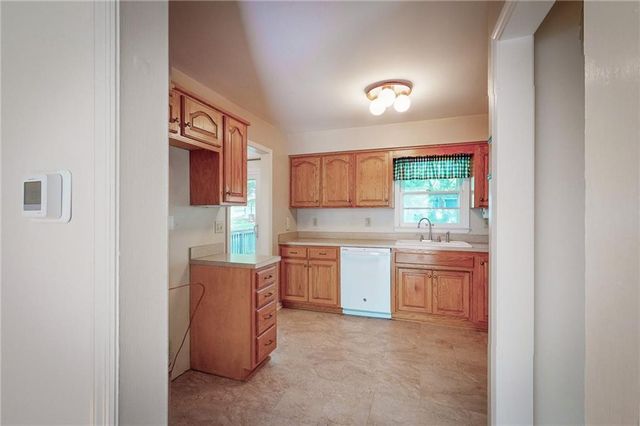 8432 Evanston Avenue, Raytown, MO 64138