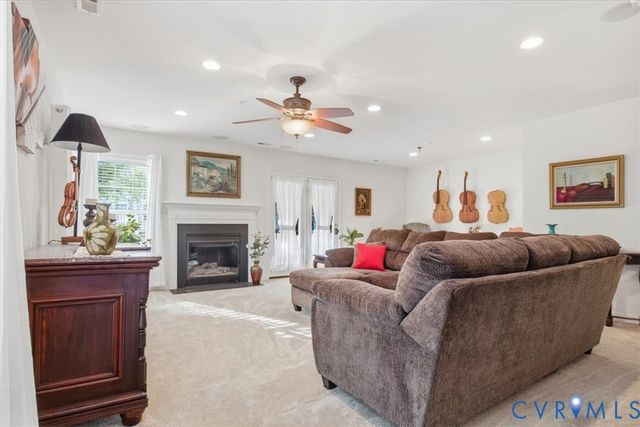 2909 Murano Way, Glen Allen, VA 23059
