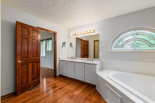 2638 Carla Drive, Lewis Center, OH 43035