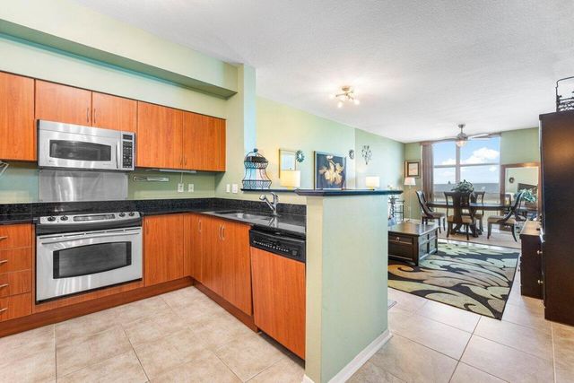 806 E Windward Way 509, Lantana, FL 33462