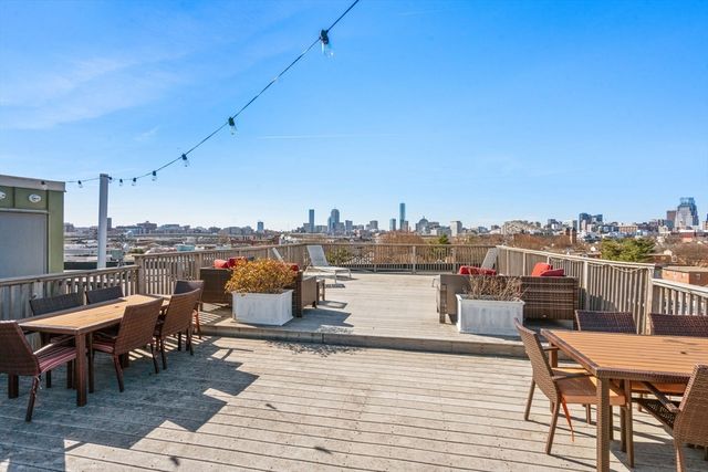 120 W 7th St 102, Boston, MA 02127