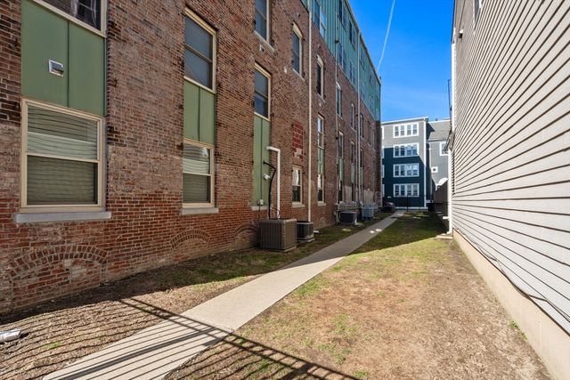 120 W 7th St 102, Boston, MA 02127