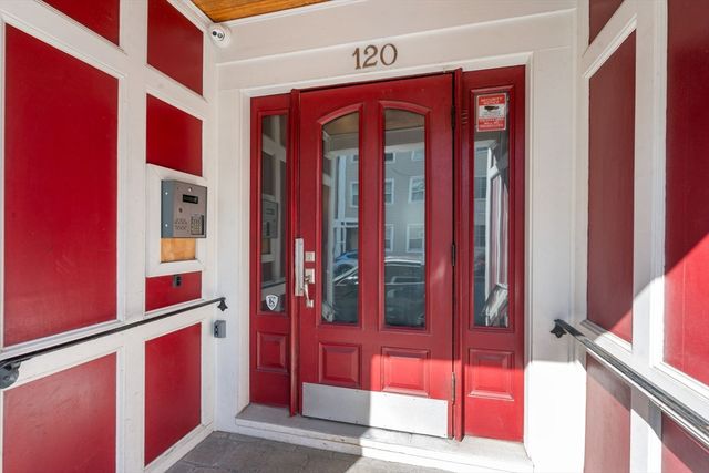 120 W 7th St 102, Boston, MA 02127