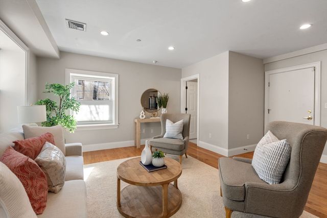 120 W 7th St 102, Boston, MA 02127