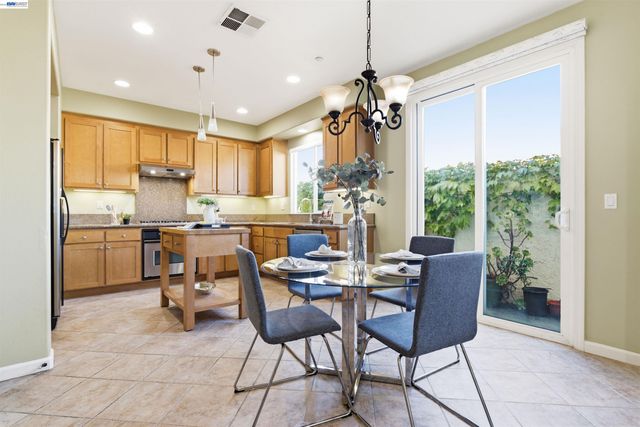 6010 Hillbrook Pl, Dublin, CA 94568