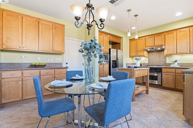 6010 Hillbrook Pl, Dublin, CA 94568