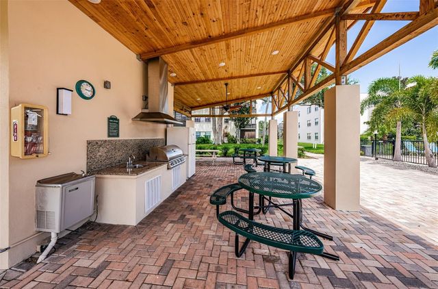 5530 80TH STREET N B308, St Petersburg, FL 33709