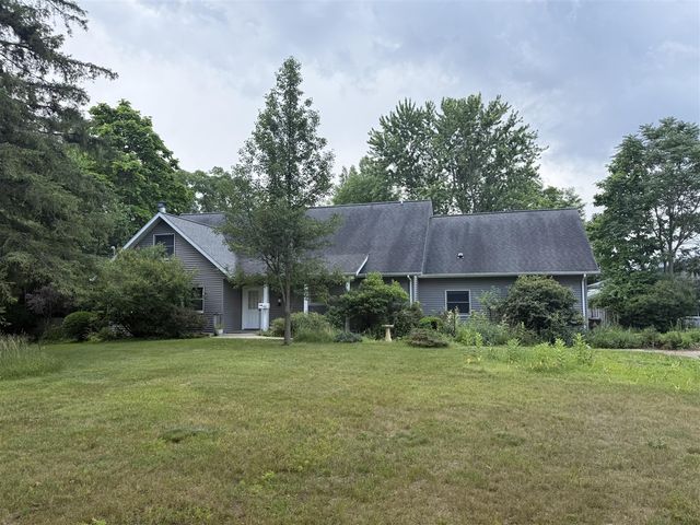 8518 3rd Street, Vestaburg, MI 48891