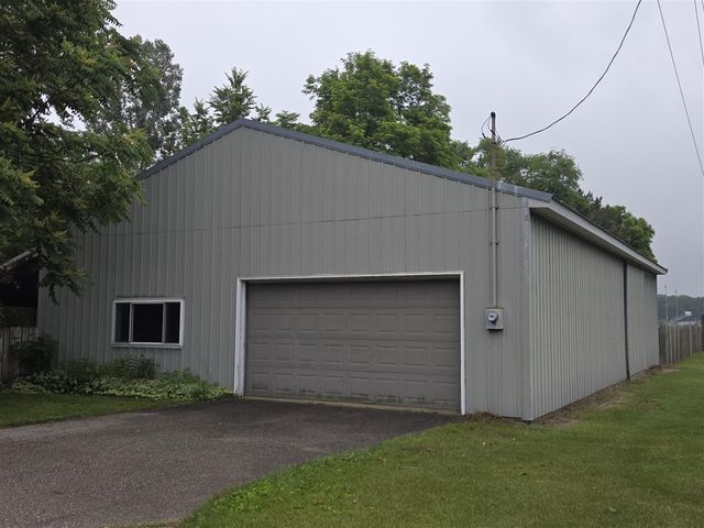 8518 3rd Street, Vestaburg, MI 48891