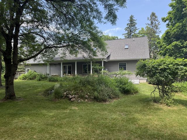 8518 3rd Street, Vestaburg, MI 48891