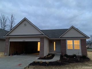 11469 Hidden Oaks Drive, Vienna Charter Township, MI 48420