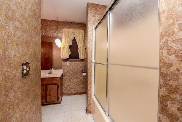 718 Partridge Lane, Eagle Lake, TX 77434