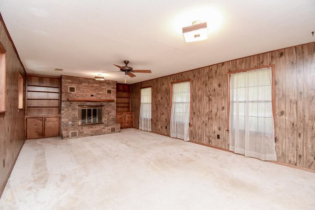 718 Partridge Lane, Eagle Lake, TX 77434