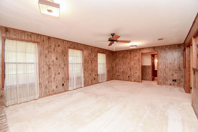 718 Partridge Lane, Eagle Lake, TX 77434
