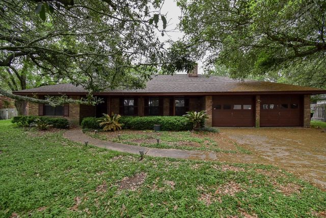 718 Partridge Lane, Eagle Lake, TX 77434
