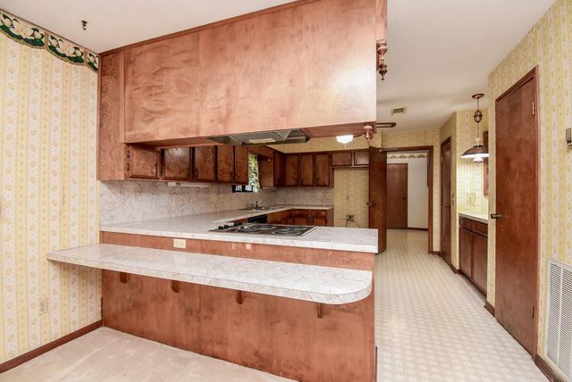 718 Partridge Lane, Eagle Lake, TX 77434