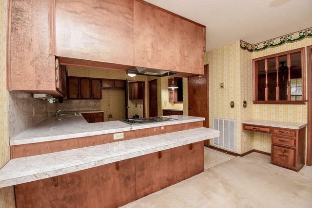 718 Partridge Lane, Eagle Lake, TX 77434
