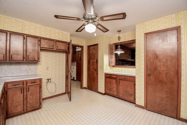 718 Partridge Lane, Eagle Lake, TX 77434