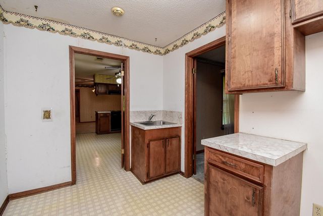 718 Partridge Lane, Eagle Lake, TX 77434