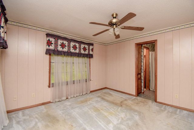 718 Partridge Lane, Eagle Lake, TX 77434
