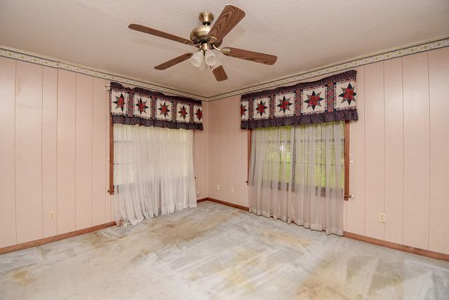 718 Partridge Lane, Eagle Lake, TX 77434