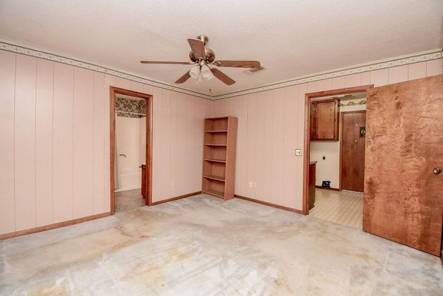 718 Partridge Lane, Eagle Lake, TX 77434