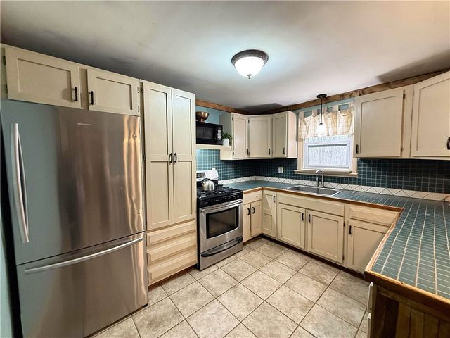 22 Dexter Rock Way, Lincoln, RI 02865