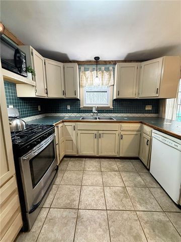 22 Dexter Rock Way, Lincoln, RI 02865