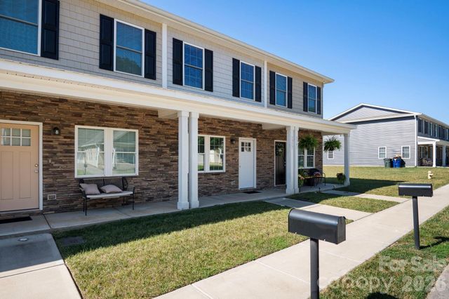 3939 Newhall Drive, Hickory, NC 28601