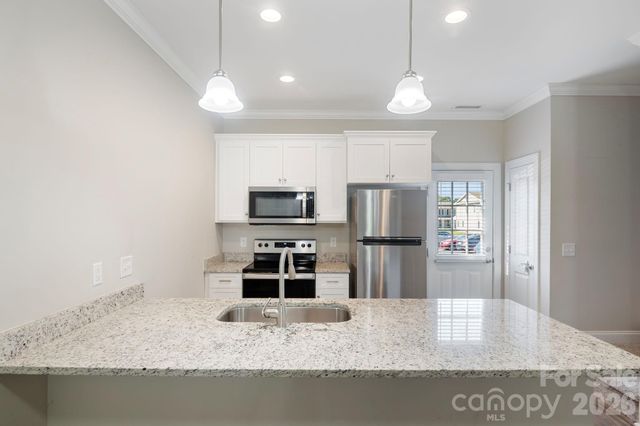 3939 Newhall Drive, Hickory, NC 28601