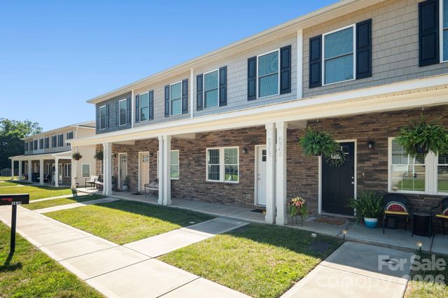 3939 Newhall Drive, Hickory, NC 28601