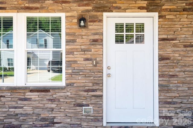 3939 Newhall Drive, Hickory, NC 28601