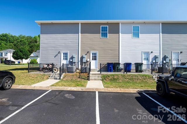 3939 Newhall Drive, Hickory, NC 28601