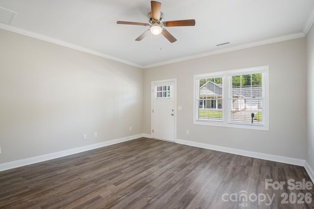 3939 Newhall Drive, Hickory, NC 28601
