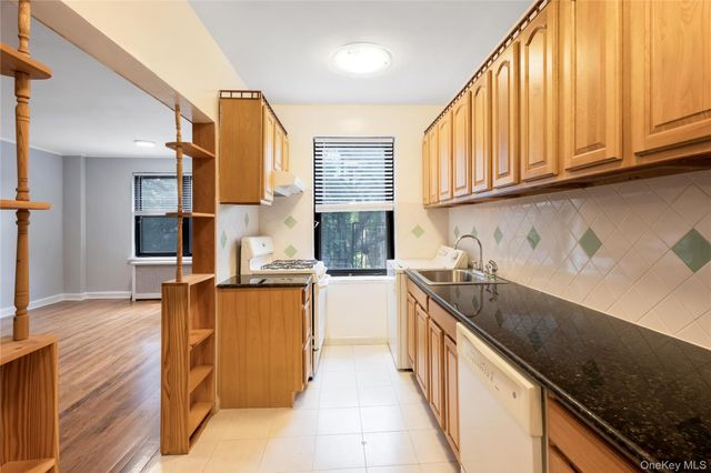 76-12 Ditmars Boulevard B3, East Elmhurst, NY 11370