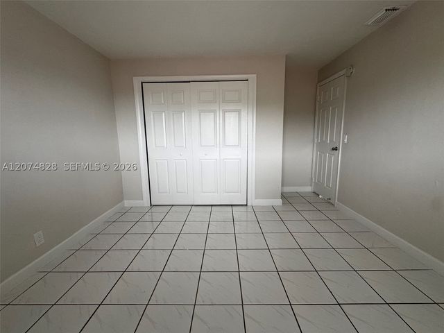 1345 W 28th St 12, Hialeah, FL 33010
