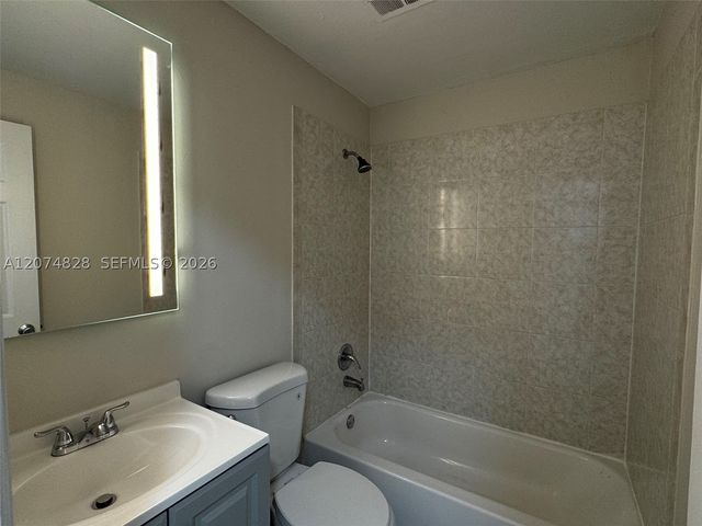 1345 W 28th St 12, Hialeah, FL 33010