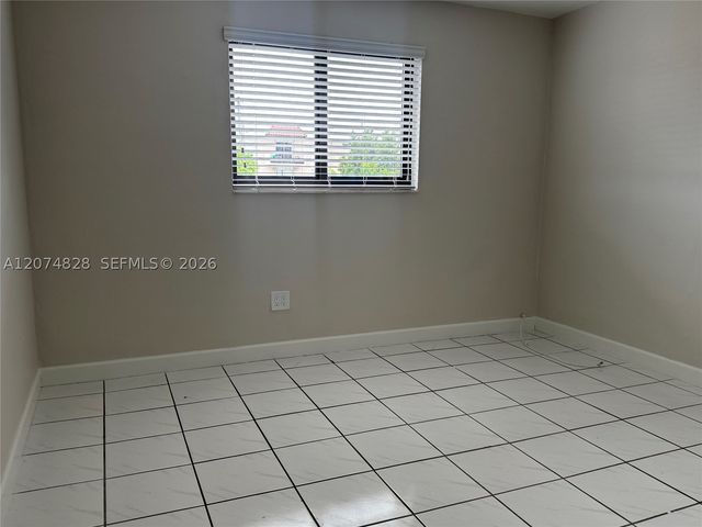 1345 W 28th St 12, Hialeah, FL 33010