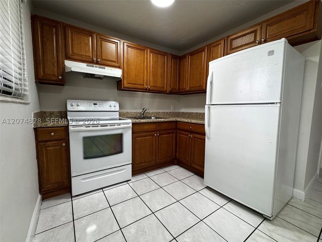 1345 W 28th St 12, Hialeah, FL 33010