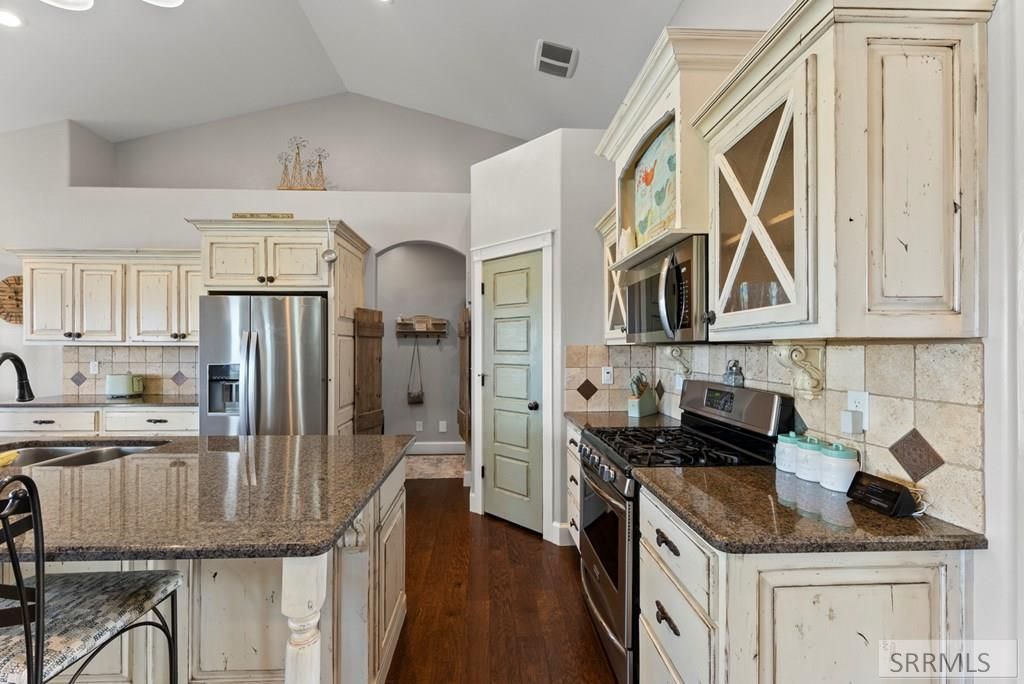 Image 14 of property listing at 3221 E Ringneck Drive, Idaho Falls, ID 83401