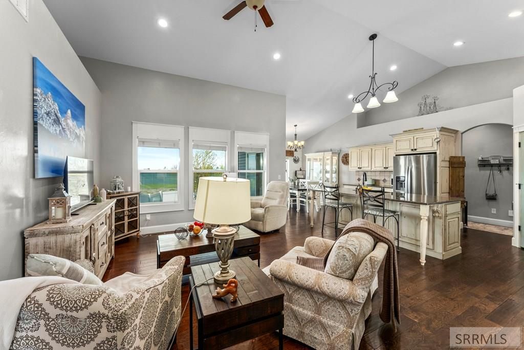 Image 9 of property listing at 3221 E Ringneck Drive, Idaho Falls, ID 83401