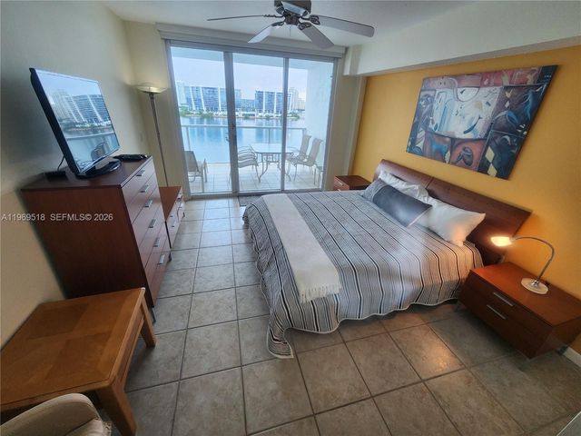 18100 N Bay Road PH7, Sunny Isles Beach, FL 33160