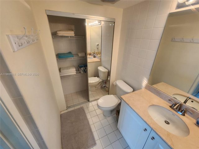 18100 N Bay Road PH7, Sunny Isles Beach, FL 33160