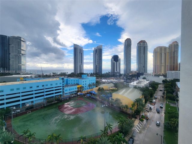 18100 N Bay Road PH7, Sunny Isles Beach, FL 33160