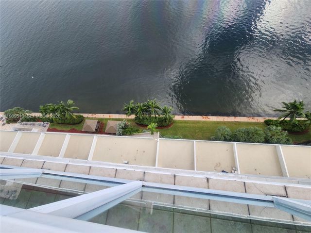 18100 N Bay Road PH7, Sunny Isles Beach, FL 33160