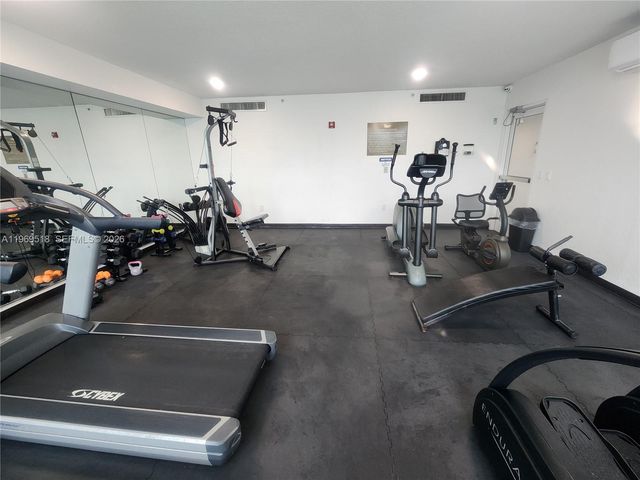 18100 N Bay Road PH7, Sunny Isles Beach, FL 33160