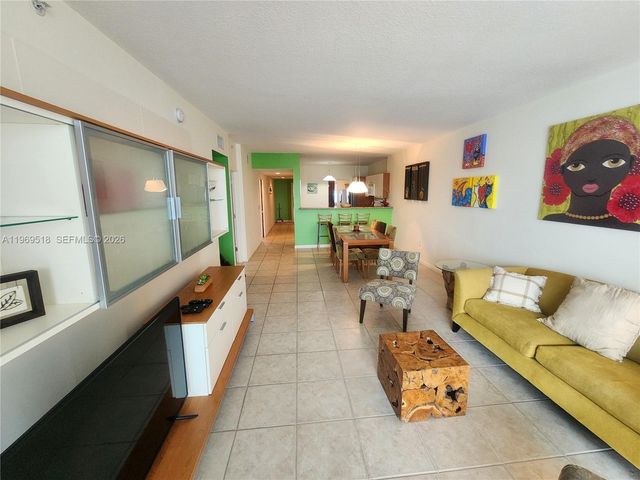 18100 N Bay Road PH7, Sunny Isles Beach, FL 33160